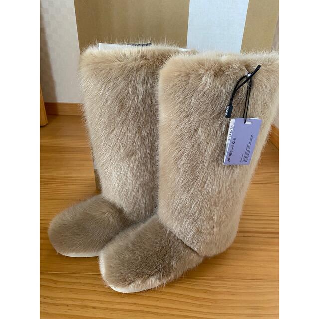 ZARA - zara ザラ フェイクファー ブーツ ベージュ ロング 新品 ZARA - zara ザラ フェイクファー ブーツ ベージュ ロング 新品