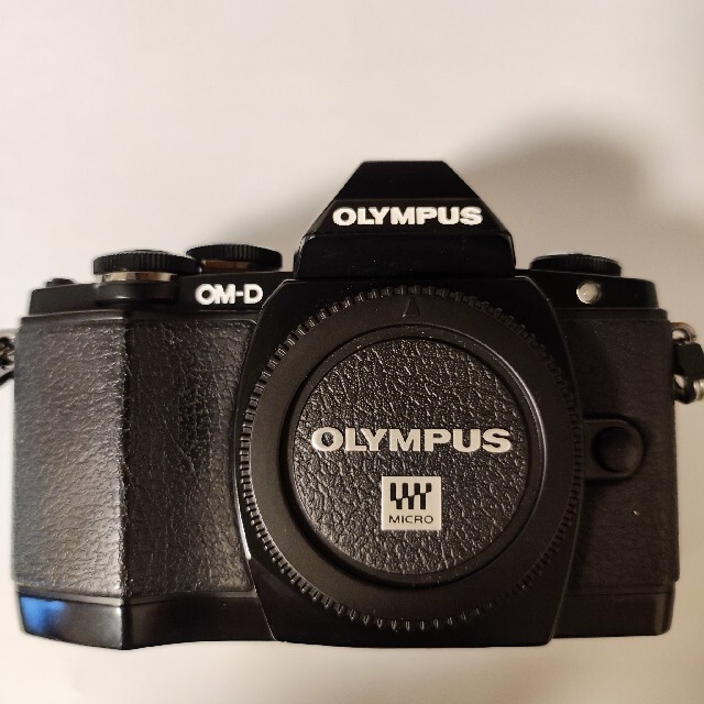 OLYMPUS(オリンパス)のオリンパス OM-D E-M10 ボディ ブラック スマホ/家電/カメラのカメラ(ミラーレス一眼)の商品写真
