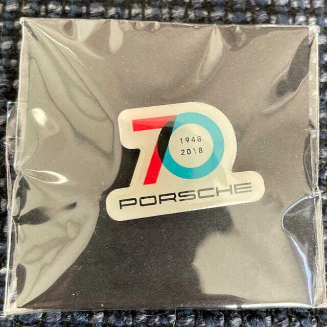 Porsche(ポルシェ)のポルシェ70バッチ エンタメ/ホビーのコレクション(ノベルティグッズ)の商品写真