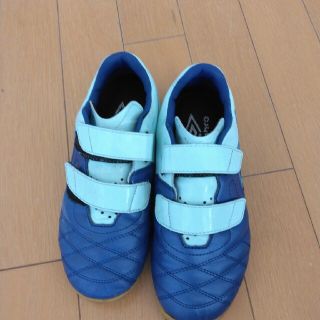 アンブロ(UMBRO)の21.5㎝　フットサルシューズ(シューズ)