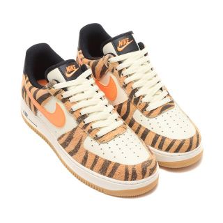 ナイキ(NIKE)のエアフォース1 07 prm オレンジ(スニーカー)