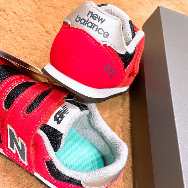 New Balance(ニューバランス)の16.0 新品　ニューバランス　スニーカー　373 キッズ　レッド　ベビー キッズ/ベビー/マタニティのキッズ靴/シューズ(15cm~)(スニーカー)の商品写真