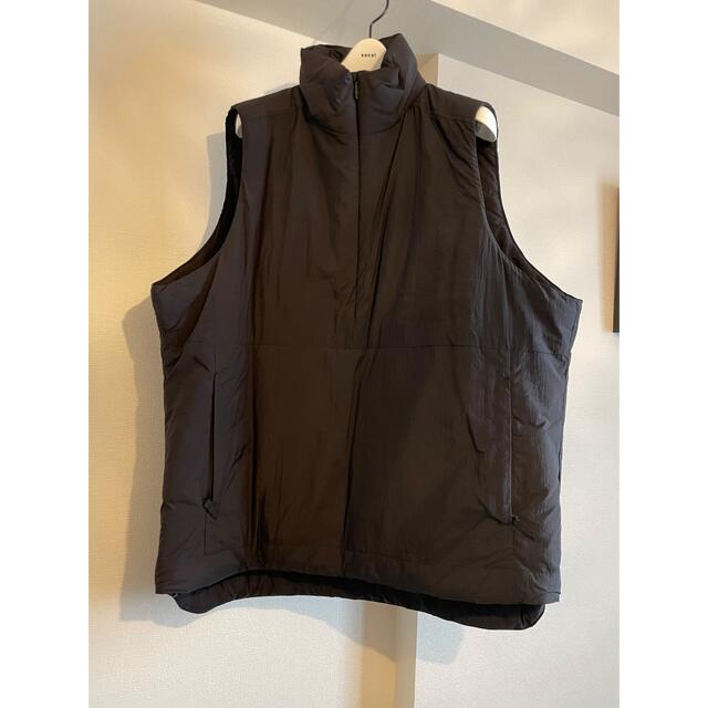 1LDK SELECT(ワンエルディーケーセレクト)のSO ORIGINAL HALF ZIP PADDING VEST (BLACK メンズのジャケット/アウター(ダウンベスト)の商品写真