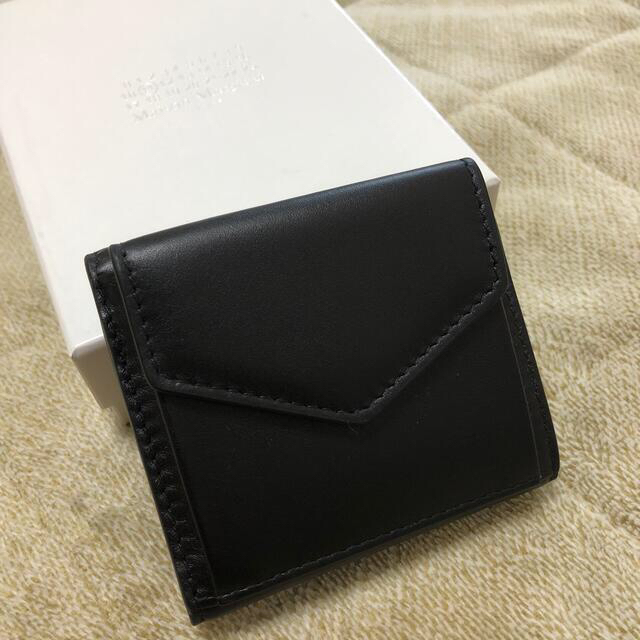 新品】メゾンマルジェラ エンベロープ 三つ折り ミニ財布 BLACK - 財布