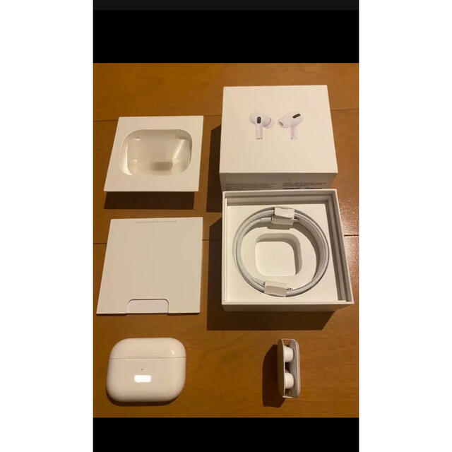 Apple(アップル)のAirPods Pro スマホ/家電/カメラのオーディオ機器(ヘッドフォン/イヤフォン)の商品写真