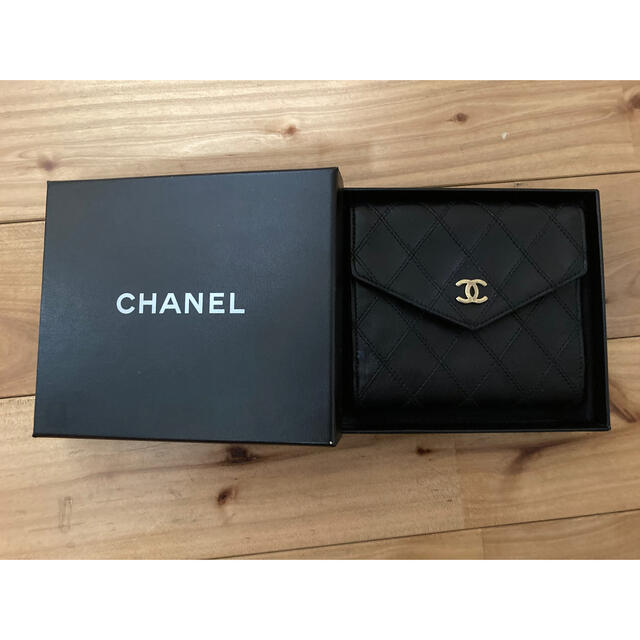 CHANEL(シャネル)の未使用　シャネル　２つ折り財布 レディースのファッション小物(財布)の商品写真