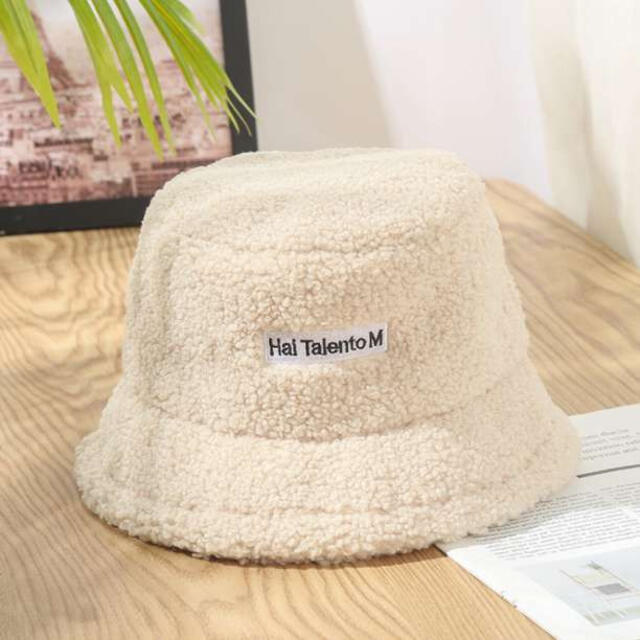 ボアハット 白 フェイクファー バケットハット 帽子 韓国 小顔 可愛い 秋 冬 レディースの帽子(ハット)の商品写真