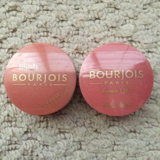 ブルジョワ(bourjois)の希少　新品未開封　ブルジョワ　ブラッシュ　パステル ジュ   2色セット(チーク)