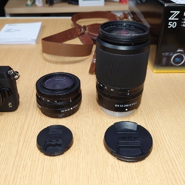 Nikon(ニコン)のNikonz50 ダブルズームキット　おまけ付き スマホ/家電/カメラのカメラ(ミラーレス一眼)の商品写真
