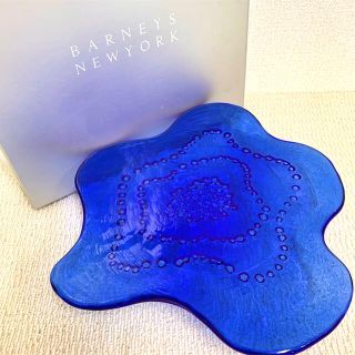 バーニーズニューヨーク(BARNEYS NEW YORK)の【未使用】 BARNEYS NEWYORK ガラス プレート 平皿 はなの皿(食器)