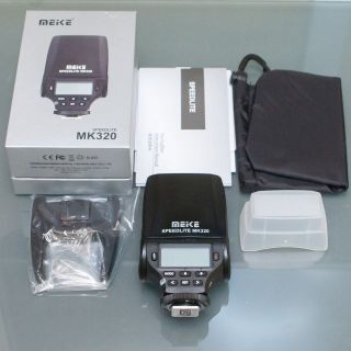 フジフイルム用ストロボ MEIKE MK320-F(ストロボ/照明)