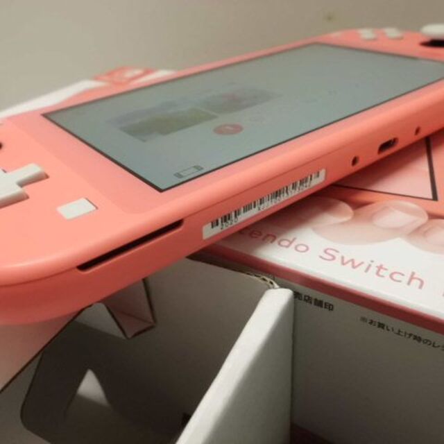 Nintendo Switch(ニンテンドースイッチ)のNintendo Switch Lite Coral エンタメ/ホビーのゲームソフト/ゲーム機本体(携帯用ゲーム機本体)の商品写真