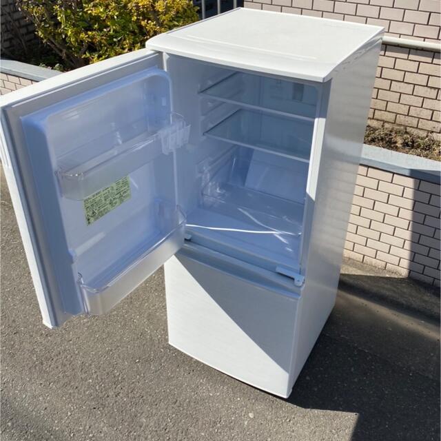 都内近郊送料無料　2020年製　冷蔵庫　シャープ　極美品 1