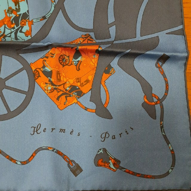 Hermes(エルメス)の新品　エルメス　KELLY EN CALECHE  カレ70　スカーフ ケリー レディースのファッション小物(バンダナ/スカーフ)の商品写真
