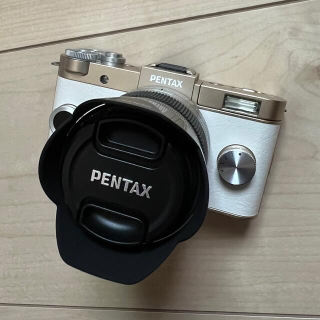 PENTAX(ペンタックス)のPENTAX Q-S1 ズームレンズキット ゴールド スマホ/家電/カメラのカメラ(ミラーレス一眼)の商品写真