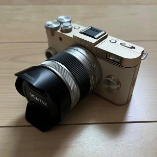 ペンタックス(PENTAX)のPENTAX Q-S1 ズームレンズキット ゴールド(ミラーレス一眼)