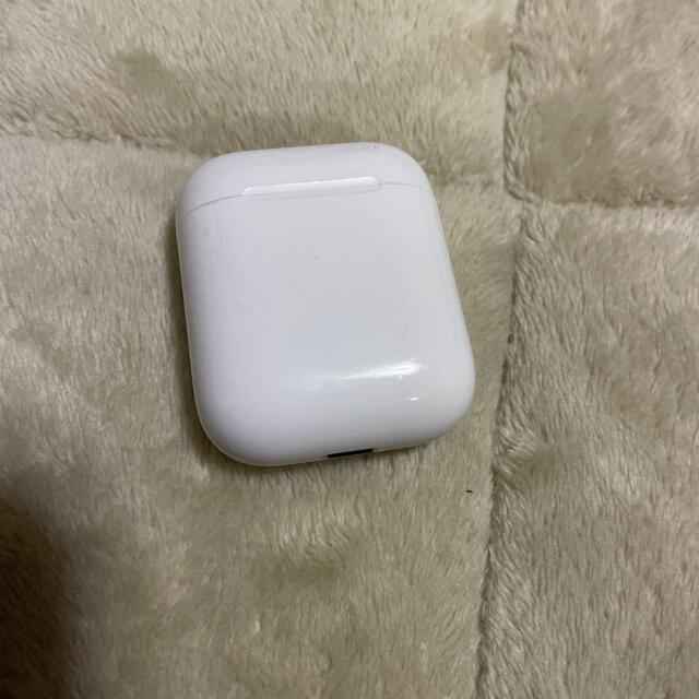 Apple(アップル)のAPPLE AirPods イヤホン MMEF2J/A スマホ/家電/カメラのオーディオ機器(ヘッドフォン/イヤフォン)の商品写真