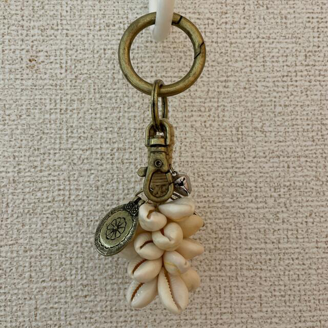 ALEXIA STAM(アリシアスタン)のShell Keychain メンズのファッション小物(キーホルダー)の商品写真