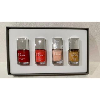 クリスチャンディオール(Christian Dior)の未使用！dior ノベルティ　ネイルエナメルセット（紙袋リボン付）(マニキュア)