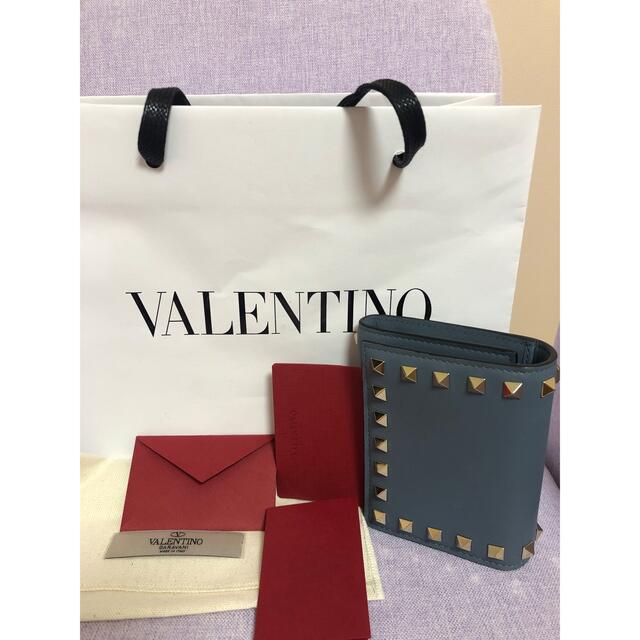 valentino garavani(ヴァレンティノガラヴァーニ)のヴァレンティノ　三つ折り財布　ブルー レディースのファッション小物(財布)の商品写真