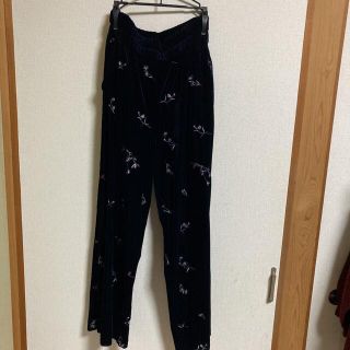 ビームス(BEAMS)のBEAMS レディース　ベルベット調　ストレッチ　レディースパンツ(カジュアルパンツ)