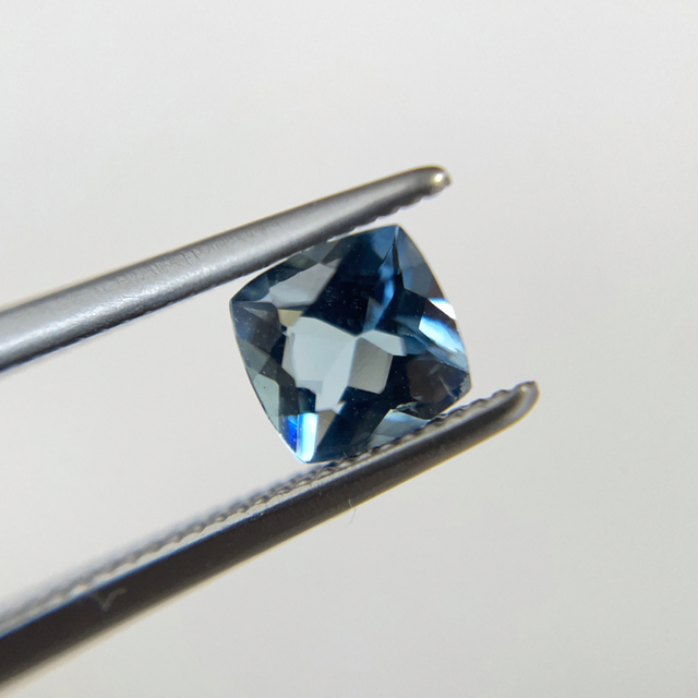 天然サンタマリアアクアマリン 1.36 ct マダガスカル産出 camping.com