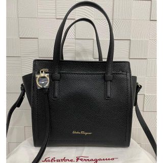 サルヴァトーレフェラガモ(Salvatore Ferragamo)の正規品 サルヴァトーレフェラガモ ショルダーバッグ ブラック(ショルダーバッグ)