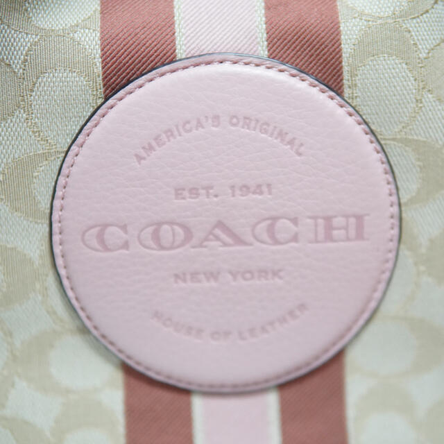 COACH(コーチ)の極上美品　COACH　デンプシー　2WAY　ドローストリング　バケットバッグ レディースのバッグ(ショルダーバッグ)の商品写真