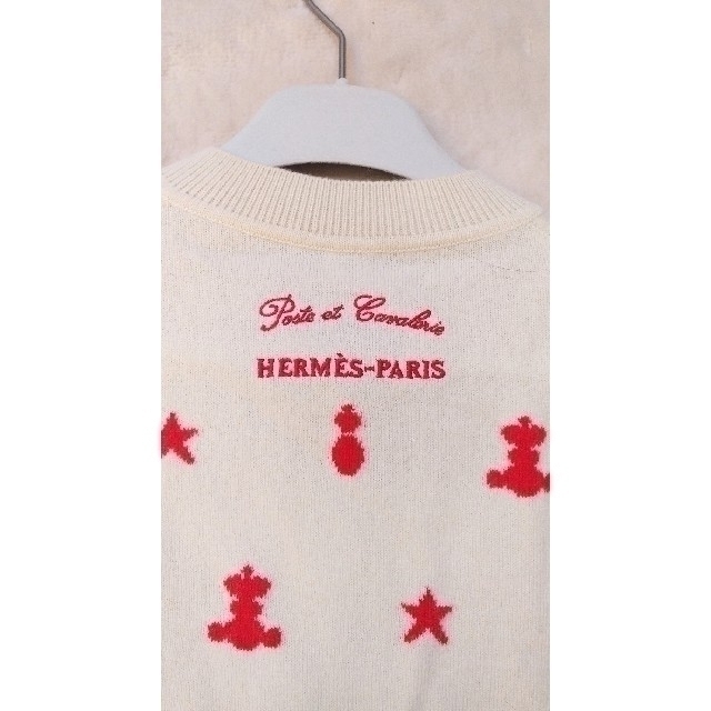 Hermes(エルメス)の国内完売品　エルメス　2021 サーベル　ロゴ刺繍入りホワイトカーディガン レディースのトップス(カーディガン)の商品写真