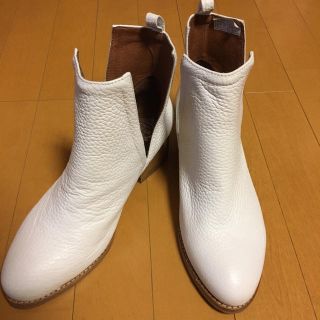 ジェフリーキャンベル(JEFFREY CAMPBELL)のジェフリーキャンベル ホワイトブーツ 新品未使用(ブーツ)