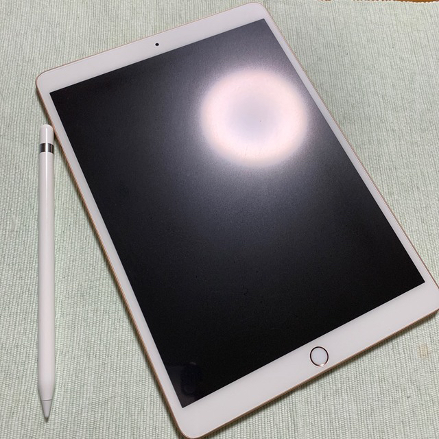 色ゴールドiPad Air 第3世代64GB+Apple Pencil