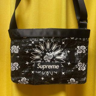 シュプリーム(Supreme)の【美品】Supreme Bandana Tarp Side Bag ブラック(ショルダーバッグ)