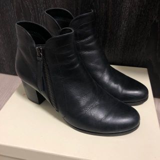 アンリーフ(unReef)のアンリーフ　unreef レザー　ショートブーツ　24.5cm(ブーツ)