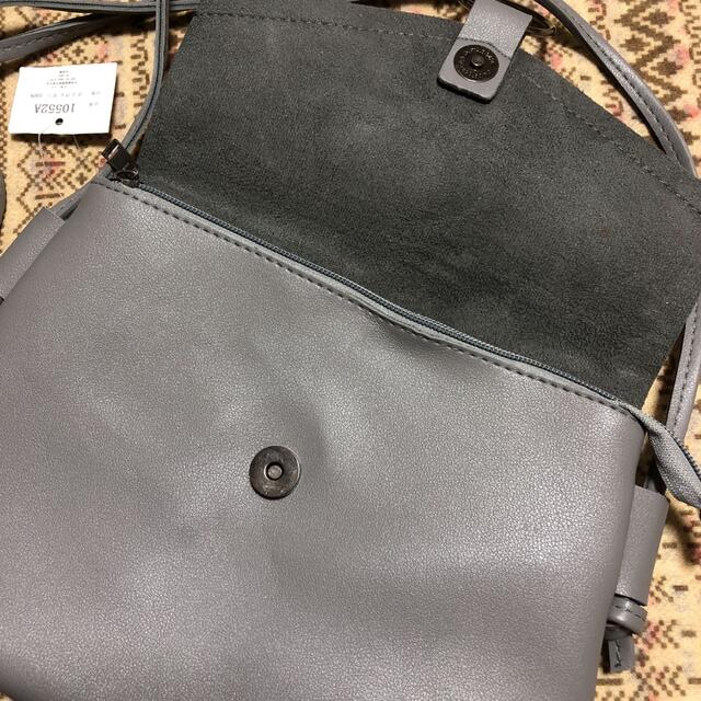 新品　未使用　ショルダーバッグ　灰色　合皮　タグ付き レディースのバッグ(ショルダーバッグ)の商品写真