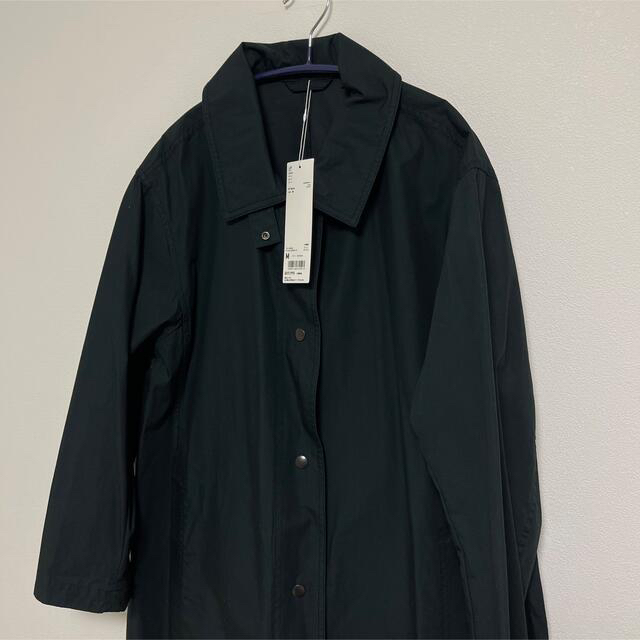 UNIQLO(ユニクロ)のライトロングコート　ブラック　M ユニクロ レディースのジャケット/アウター(ロングコート)の商品写真