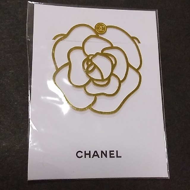 CHANEL(シャネル)のM..様専用 ベロア 白 メイク ポーチ サブリマージュ シャネル しおり  レディースのファッション小物(ポーチ)の商品写真