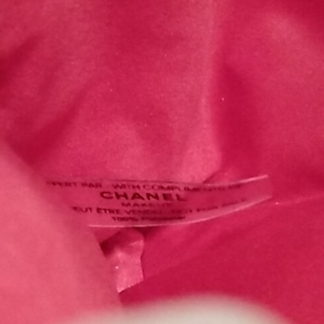 CHANEL(シャネル)の送込 coco ポーチ 白 シール リップサンプル シャネル ノベルティ レディースのファッション小物(ポーチ)の商品写真