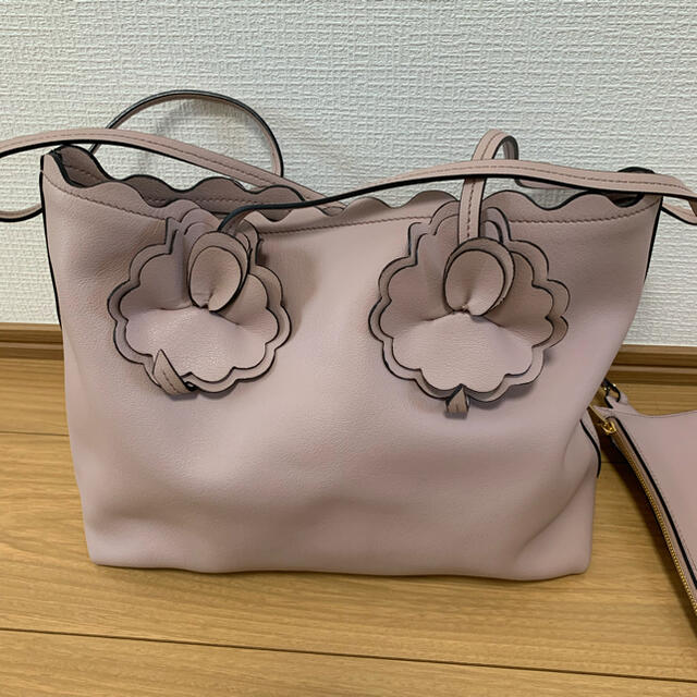 miumiu(ミュウミュウ)のMIUMIU♡ハンドバッグ レディースのバッグ(ハンドバッグ)の商品写真