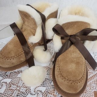 アグ(UGG)のyukko様専用UGGアグ　ムートンショートブーツ　ボンボン　未使用(ブーツ)