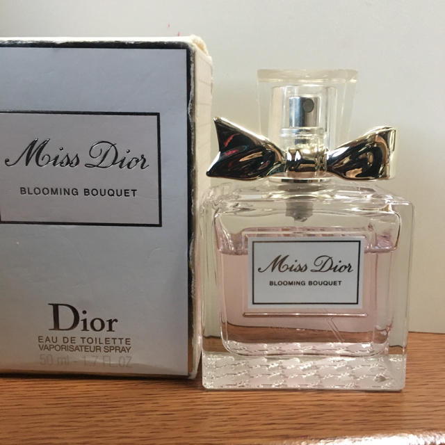 Christian Dior(クリスチャンディオール)のミスディオール ブルーミング 香水 50ml ディオール コスメ/美容の香水(香水(女性用))の商品写真