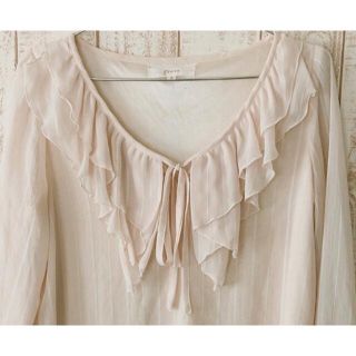 グローブ(grove)のお値下げ❣️groveフリルリボン♡シフォンブラウス/裏生地付き/Mサイズ❣️(シャツ/ブラウス(長袖/七分))