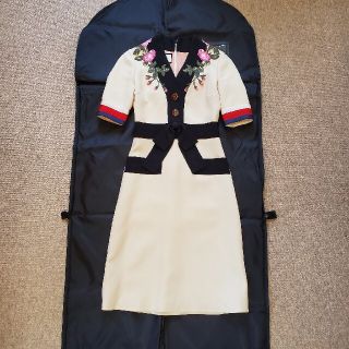 グッチ(Gucci)のGUCCI　ワンピース(ひざ丈ワンピース)