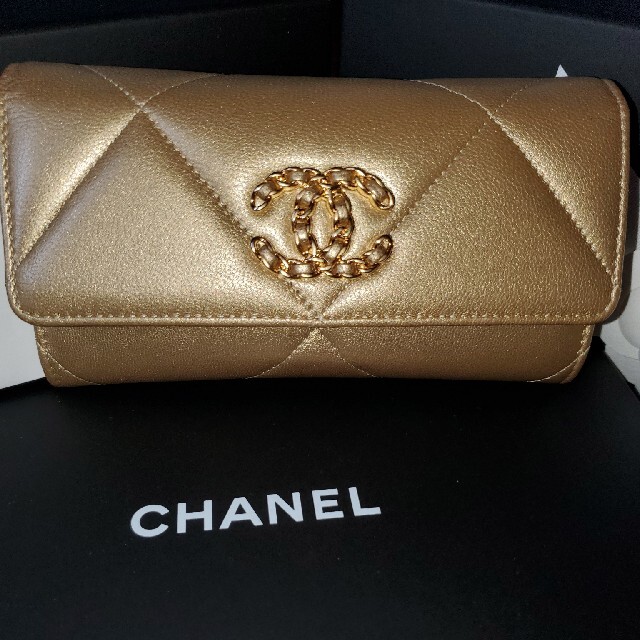 美品♡CHANEL♡19♡ミディアムウォレット♡財布♡