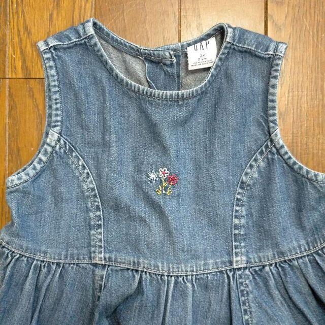 baby GAP子供用デニムワンピース　サイズ９０ キッズ/ベビー/マタニティのキッズ服女の子用(90cm~)(ワンピース)の商品写真