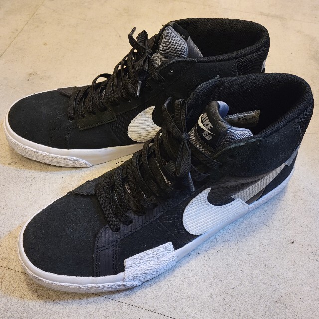 ナイキ　NIKE SB BLAZER MID