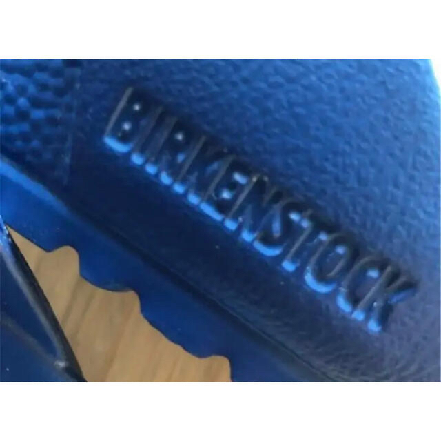 BIRKENSTOCK(ビルケンシュトック)の新品 ビルケンシュトック  ギゼ 24.5 38  紺 サンダル ネイビー  レディースの靴/シューズ(サンダル)の商品写真