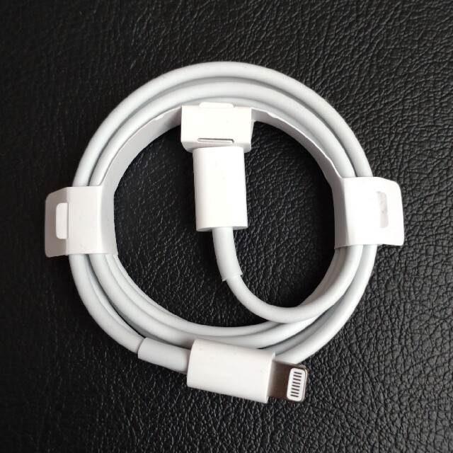 Apple(アップル)の【新品Apple純正　充電器 USB-Cケーブル他 スマホ/家電/カメラのスマートフォン/携帯電話(バッテリー/充電器)の商品写真