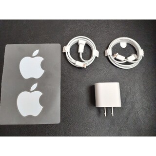 アップル(Apple)の【新品Apple純正　充電器 USB-Cケーブル他(バッテリー/充電器)