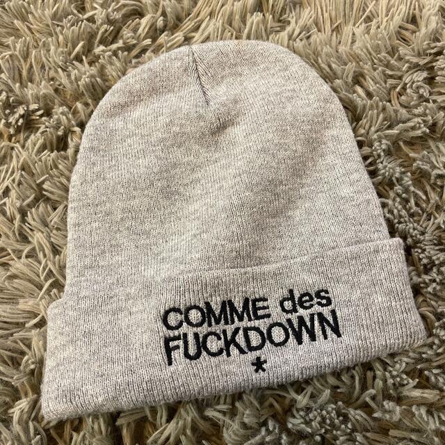 SSUR(サー)のCOMME des FUCKDOWN beanie ビーニー メンズの帽子(ニット帽/ビーニー)の商品写真