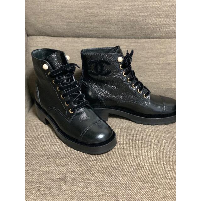 CHANEL - 21AW CHANEL パール付 ショートブーツ レザーの通販